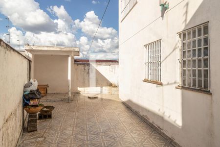 Casa à venda com 244m², 3 quartos e 5 vagas Casa à venda com 244m², 3 quartos e 5 vagasQuintal