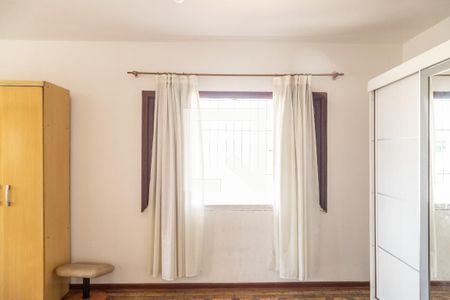 Casa à venda com 244m², 3 quartos e 5 vagas Casa à venda com 244m², 3 quartos e 5 vagasSuíte