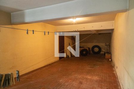 Casa à venda com 244m², 3 quartos e 5 vagas Casa à venda com 244m², 3 quartos e 5 vagasDepósito