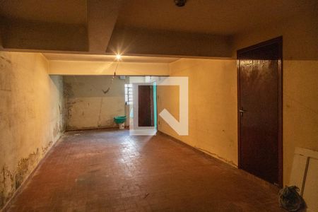 Casa à venda com 244m², 3 quartos e 5 vagas Casa à venda com 244m², 3 quartos e 5 vagasDepósito