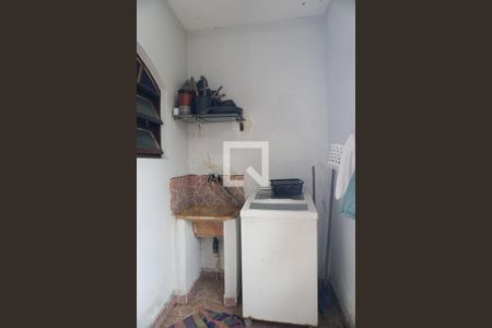 Casa à venda com 160m², 4 quartos e 2 vagasLavanderia 2