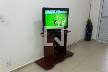Detalhe sala de casa para alugar com 2 quartos, 120m² em Real, Praia Grande