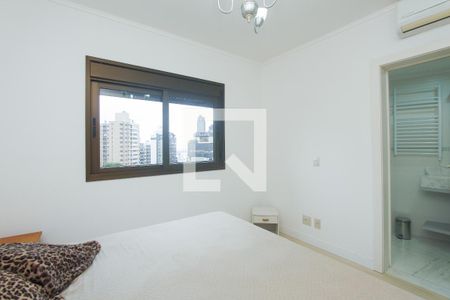 Apartamento à venda com 250m², 3 quartos e 3 vagasSUITE 2