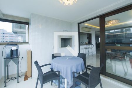 Apartamento à venda com 250m², 3 quartos e 3 vagasVARANDA GOURMET