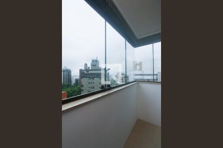 Apartamento à venda com 250m², 3 quartos e 3 vagasVARANDA