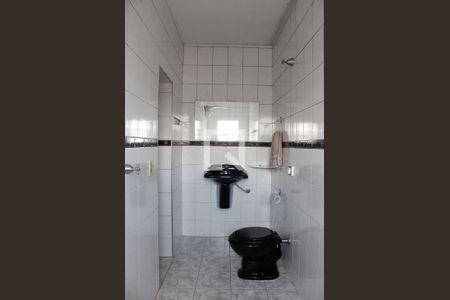 Casa à venda com 200m², 3 quartos e 2 vagas Casa à venda com 200m², 3 quartos e 2 vagasBanheiro da Suíte