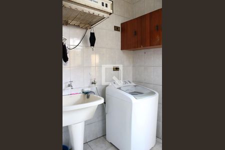 Casa à venda com 200m², 3 quartos e 2 vagas Casa à venda com 200m², 3 quartos e 2 vagasÁrea de Serviço