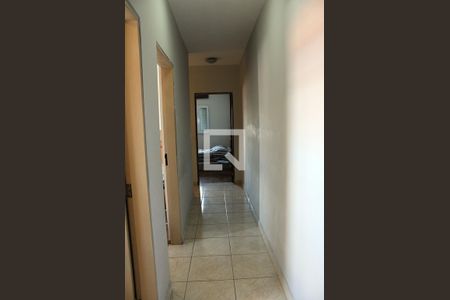 Casa à venda com 200m², 3 quartos e 2 vagas Casa à venda com 200m², 3 quartos e 2 vagasCorredor