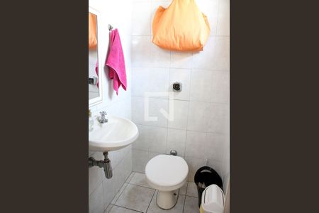 Casa à venda com 200m², 3 quartos e 2 vagas Casa à venda com 200m², 3 quartos e 2 vagasLavabo