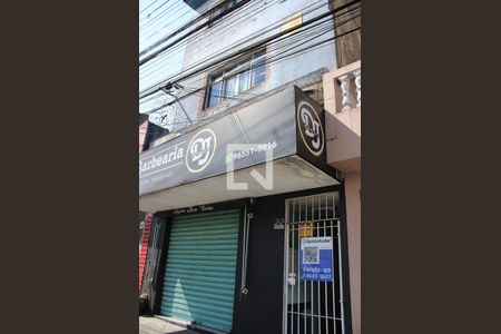 Casa à venda com 200m², 3 quartos e 2 vagas Casa à venda com 200m², 3 quartos e 2 vagasFachada