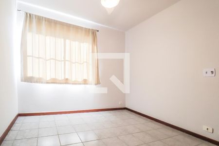 Quarto 2 de apartamento para alugar com 3 quartos, 64m² em Setor Sul, Goiânia