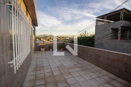 Varanda de casa para alugar com 2 quartos, 90m² em Engenho do Porto, Duque de Caxias