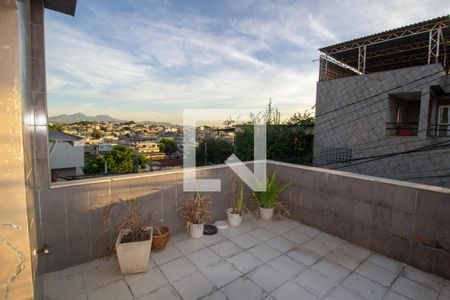 Varanda de casa para alugar com 2 quartos, 90m² em Engenho do Porto, Duque de Caxias