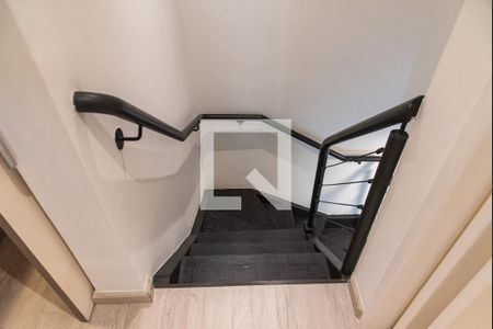 Apartamento à venda com 84m², 2 quartos e 2 vagasEscada