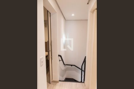 Apartamento à venda com 84m², 2 quartos e 2 vagasEscada