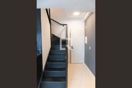 Apartamento à venda com 84m², 2 quartos e 2 vagasEscada