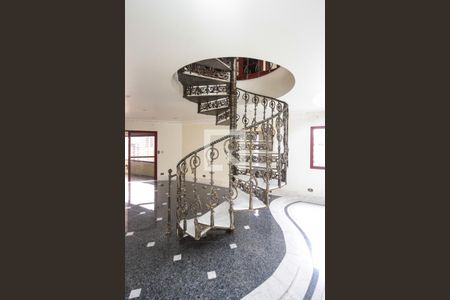 Apartamento à venda com 886m², 3 quartos e 6 vagas Apartamento à venda com 886m², 3 quartos e 6 vagasescada