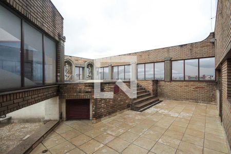 Apartamento à venda com 886m², 3 quartos e 6 vagas Apartamento à venda com 886m², 3 quartos e 6 vagasQuintal