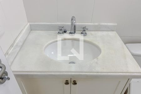 Apartamento à venda com 76m², 2 quartos e 1 vagaDetalhe Banheiro da Suite