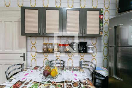 Casa à venda com 100m², 3 quartos e 2 vagas Casa à venda com 100m², 3 quartos e 2 vagasCozinha