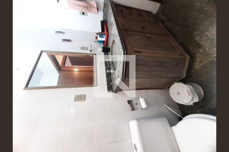 Casa para alugar com 1300m², 5 quartos e 3 vagasBanheiro 1