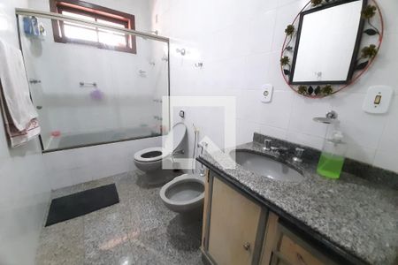 Casa para alugar com 1300m², 5 quartos e 3 vagasBanheiro 2