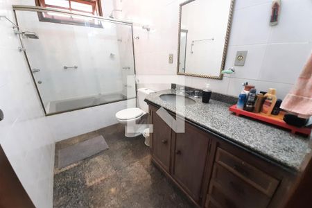 Casa para alugar com 1300m², 5 quartos e 3 vagasBanheiro 1