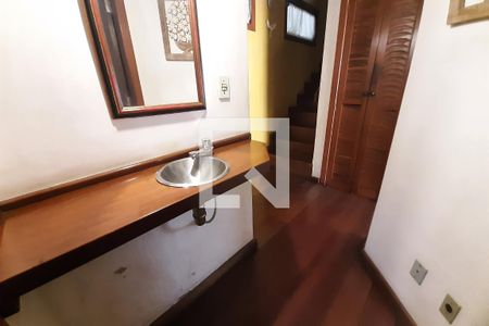 Casa para alugar com 1300m², 5 quartos e 3 vagasLavabo