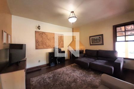 Casa para alugar com 1300m², 5 quartos e 3 vagasSala