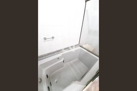 Casa para alugar com 1300m², 5 quartos e 3 vagasBanheiro da Suíte