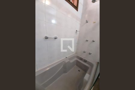 Casa para alugar com 1300m², 5 quartos e 3 vagasBanheiro 1