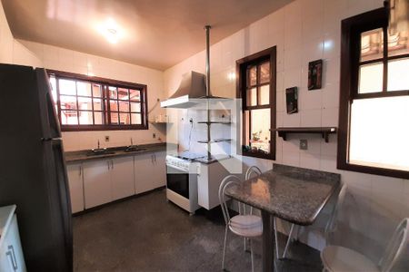 Casa para alugar com 1300m², 5 quartos e 3 vagasCozinha