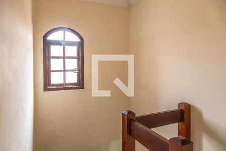 Casa para alugar com 140m², 3 quartos e 2 vagas Casa para alugar com 140m², 3 quartos e 2 vagasEscada