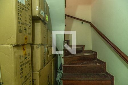 Casa para alugar com 140m², 3 quartos e 2 vagas Casa para alugar com 140m², 3 quartos e 2 vagasEscada