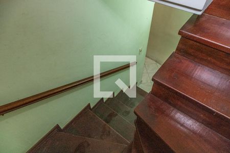 Casa para alugar com 140m², 3 quartos e 2 vagas Casa para alugar com 140m², 3 quartos e 2 vagasEscada
