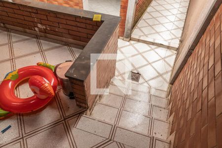 Casa para alugar com 140m², 3 quartos e 2 vagas Casa para alugar com 140m², 3 quartos e 2 vagasEscada