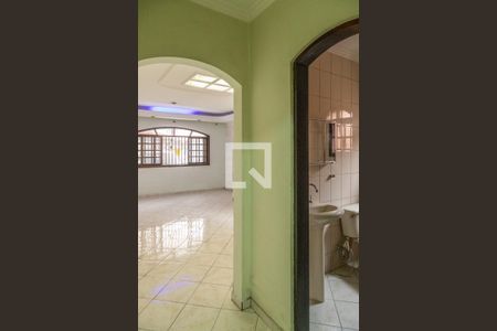 Casa para alugar com 140m², 3 quartos e 2 vagas Casa para alugar com 140m², 3 quartos e 2 vagasCorredor