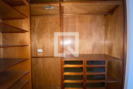 Apartamento para alugar com 85m², 1 quarto e 2 vagas Apartamento para alugar com 85m², 1 quarto e 2 vagasCloset da Suíte