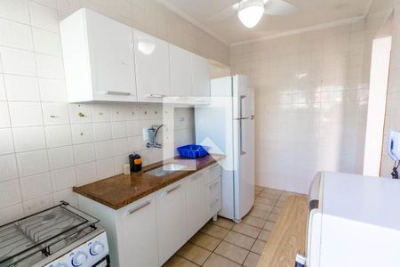 Cozinha de apartamento para alugar com 2 quartos, 100m² em Caiçara, Praia Grande