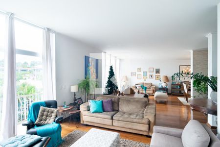 Sala de casa para alugar com 4 quartos, 690m² em Chácara Monte Alegre, São Paulo