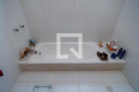 Casa à venda com 690m², 4 quartos e 4 vagasBanheiro Quarto 3 - Suíte