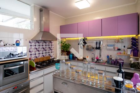 Casa à venda com 690m², 4 quartos e 4 vagasCozinha