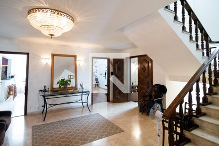Hall Entrada de casa para alugar com 4 quartos, 690m² em Chácara Monte Alegre, São Paulo