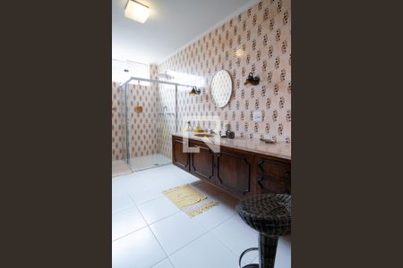 Casa à venda com 690m², 4 quartos e 4 vagasBanheiro Quarto 2 - Suíte