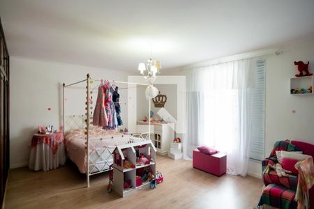 Casa à venda com 690m², 4 quartos e 4 vagasQuarto 1 - Suíte