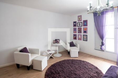 Casa à venda com 690m², 4 quartos e 4 vagasQuarto 4 - Suíte