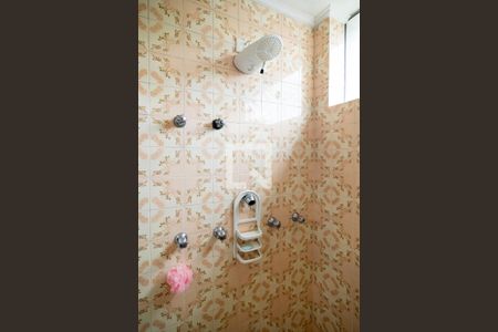 Casa à venda com 690m², 4 quartos e 4 vagasBanheiro Quarto 1 - Suíte