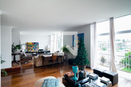 Sala de casa para alugar com 4 quartos, 690m² em Chácara Monte Alegre, São Paulo