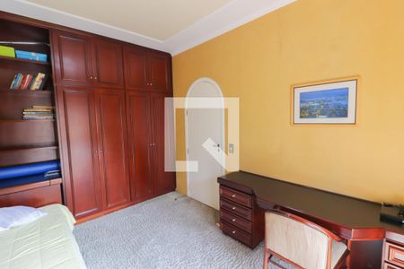 Casa à venda com 460m², 4 quartos e 6 vagas Casa à venda com 460m², 4 quartos e 6 vagasQuarto 2