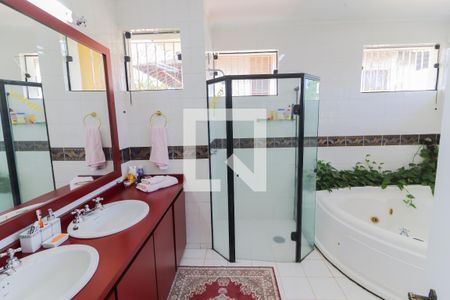 Casa à venda com 460m², 4 quartos e 6 vagas Casa à venda com 460m², 4 quartos e 6 vagasSuite 2